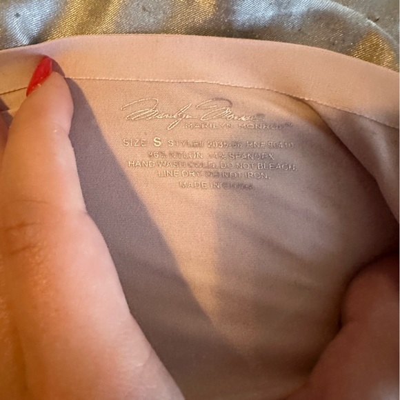 light pink crop top - Picture 2 of 2